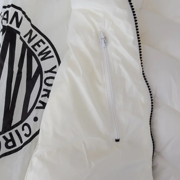 DKNY Puffy Jacket Size XL - Picture 8 of 8